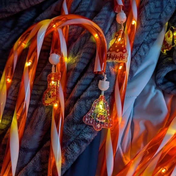 Festive Candy Cane String Lights Battery Operated 12 Pieces (EUC) - Picture 10 of 15